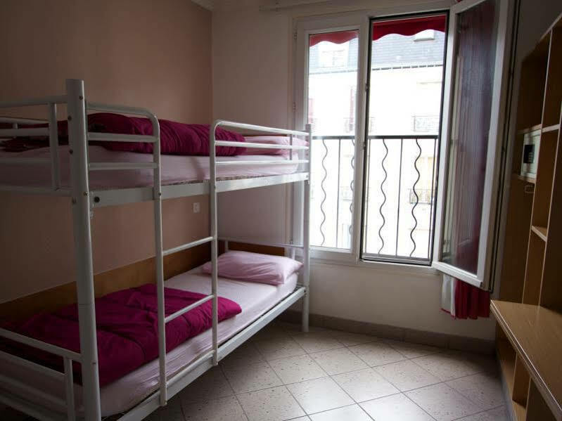 Bastille Hostel *